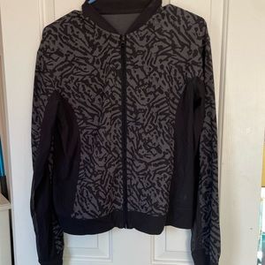 Lululemon lightweight jacket size 8